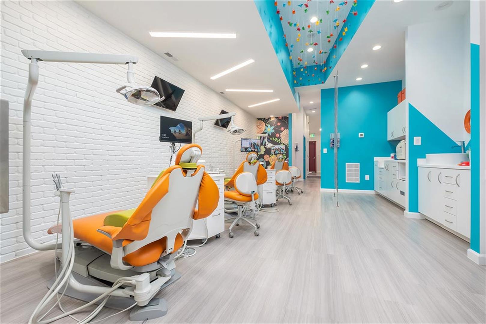 How Dental Office Interior Design Enhances Your Patience's Experience